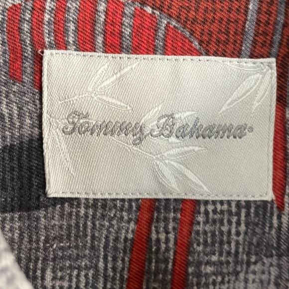 Tommy Bahama XL floral shirt - Picture 3 of 4